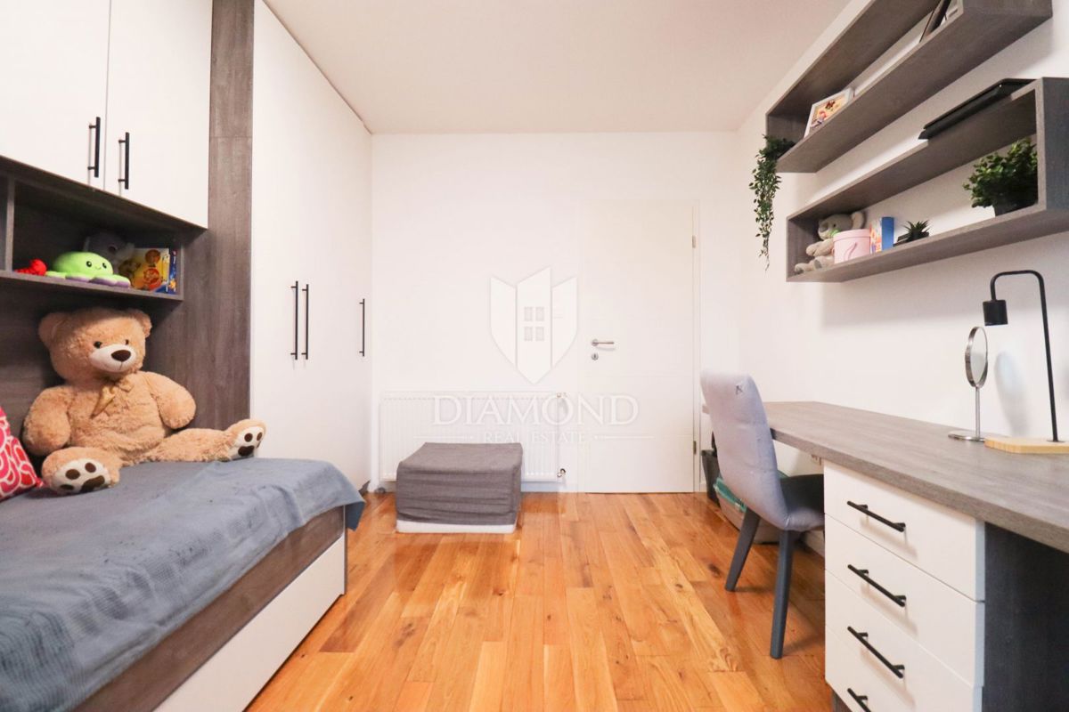 Zagreb, Voltino! Popolnoma prenovljeno trisobno stanovanje!