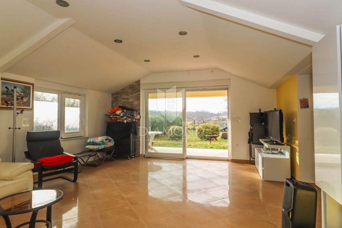 Pula okolica, hiša s čudovitim vrtom