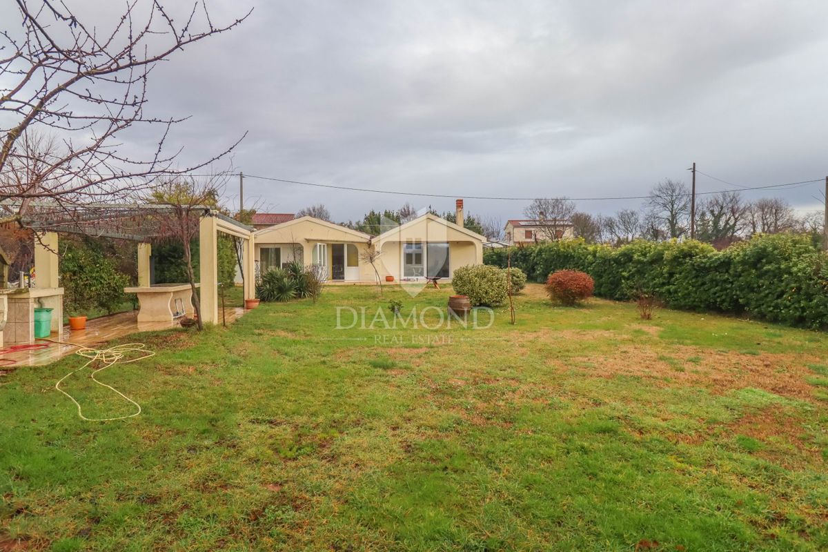 Pula okolica, hiša s čudovitim vrtom