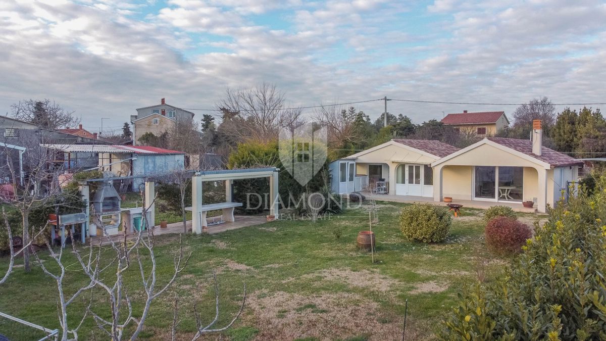 Pula okolica, hiša s čudovitim vrtom