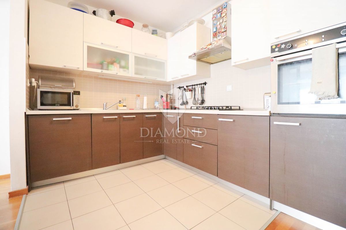 Zagreb, Špansko! Funkcionalno trisobno stanovanje!