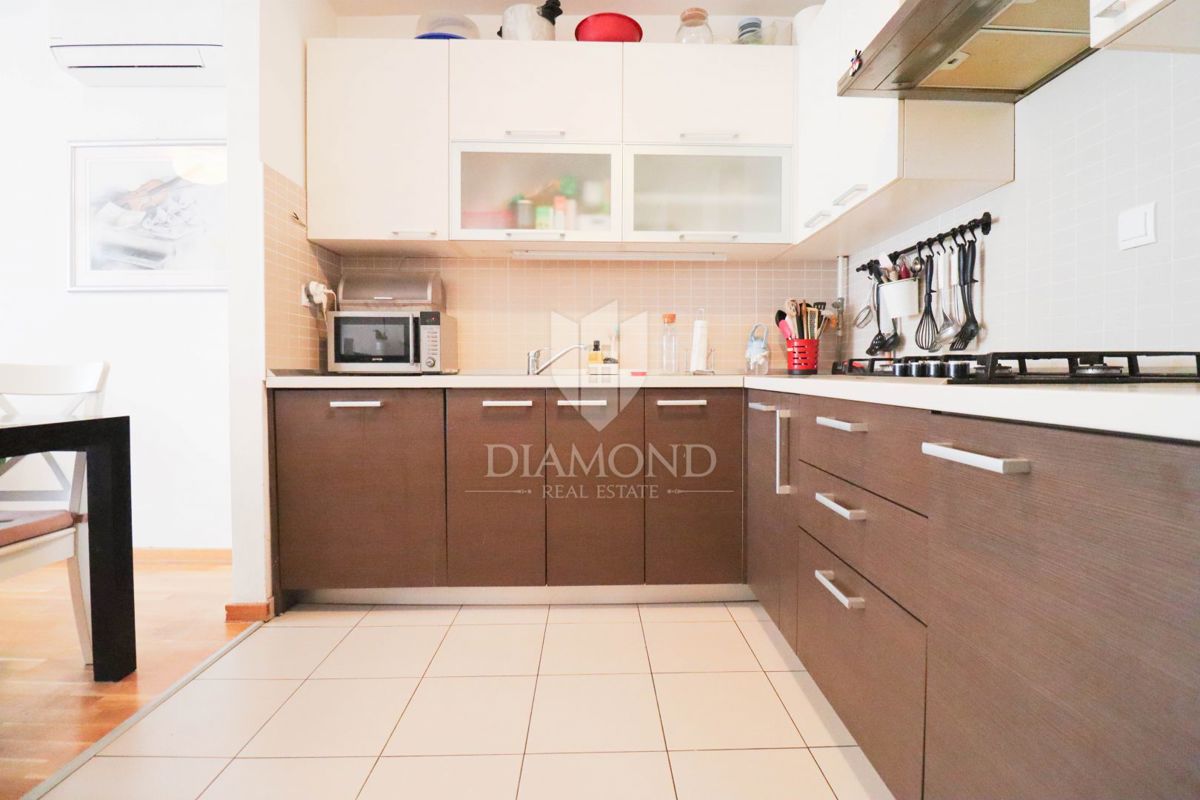 Zagreb, Špansko! Funkcionalno trisobno stanovanje!