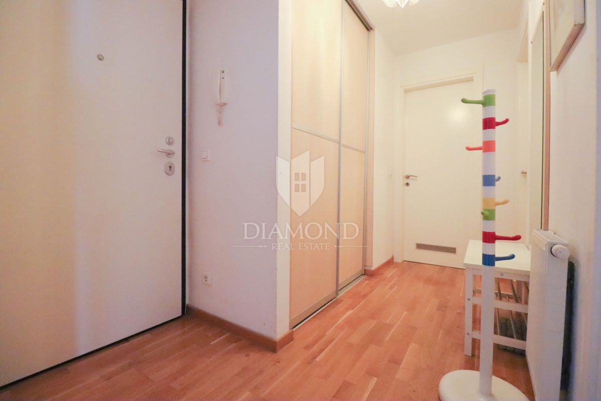 Zagreb, Špansko! Funkcionalno trisobno stanovanje!