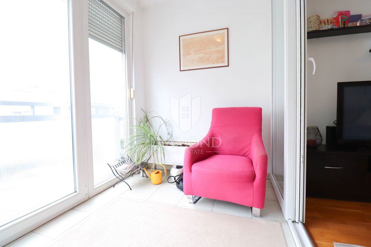 Zagreb, Špansko! Funkcionalno trisobno stanovanje!