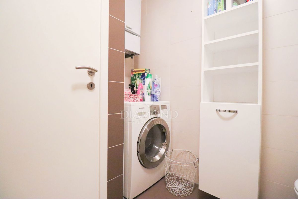 Zagreb, Špansko! Funkcionalno trisobno stanovanje!