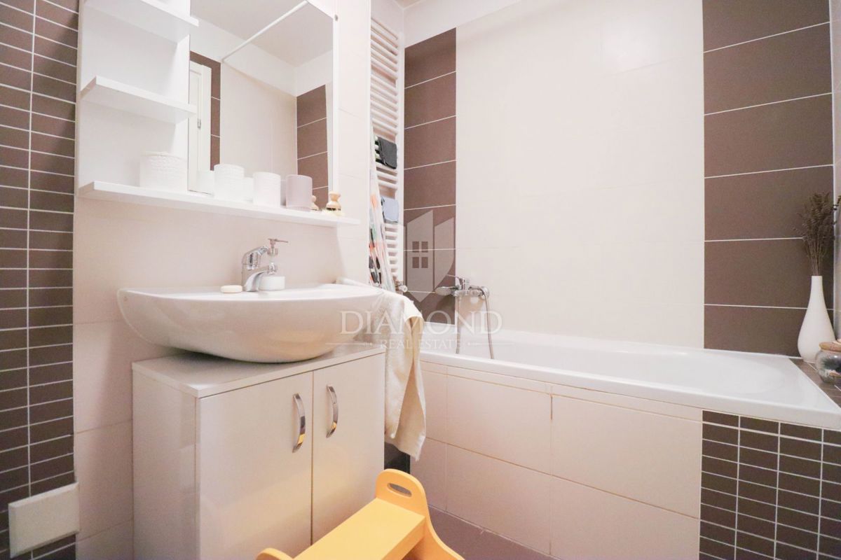 Zagreb, Špansko! Funkcionalno trisobno stanovanje!