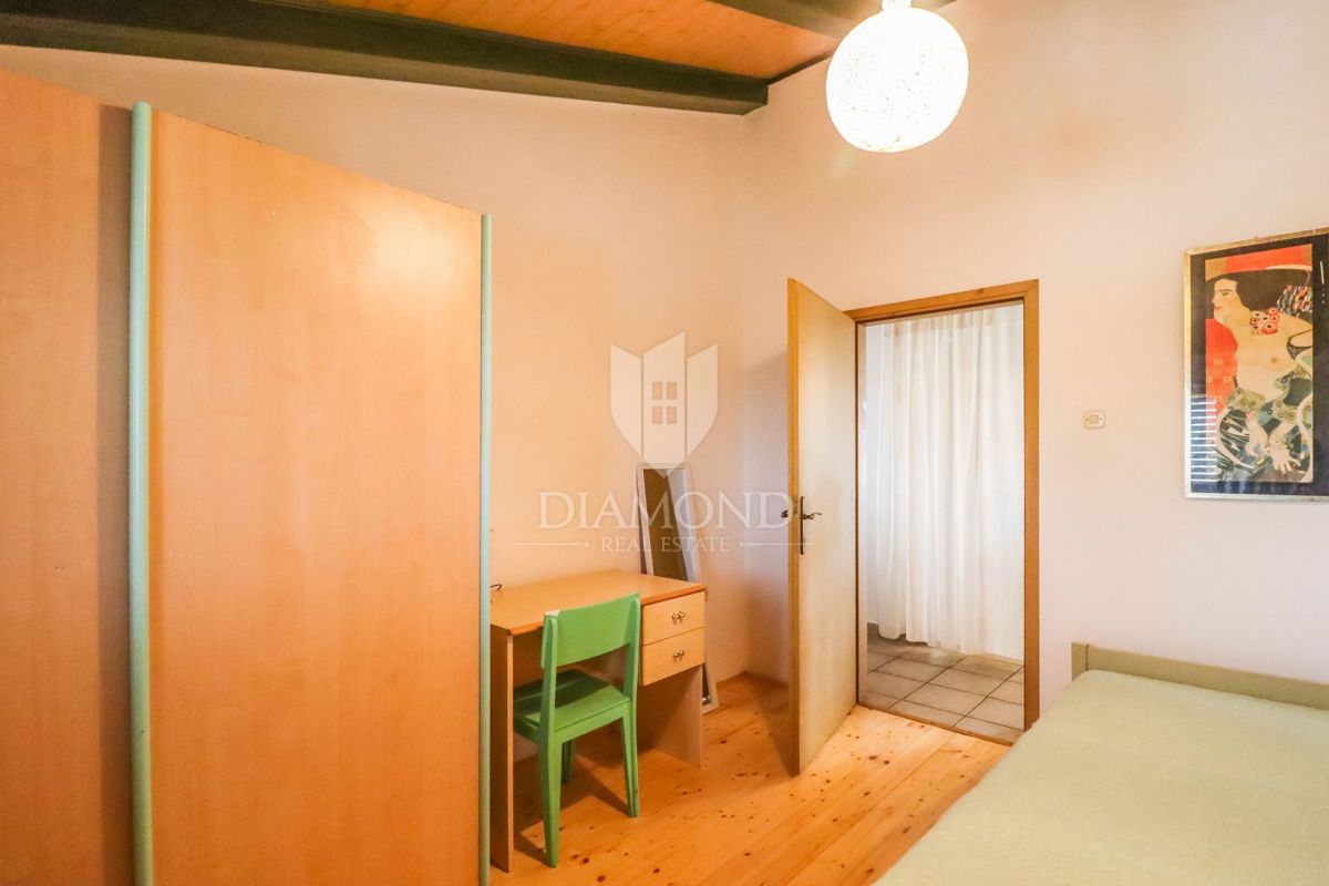 PRILOŽNOST! HIŠA, KOČA IN ZEMLJIŠČE V BLIŽINI ROVINJA!