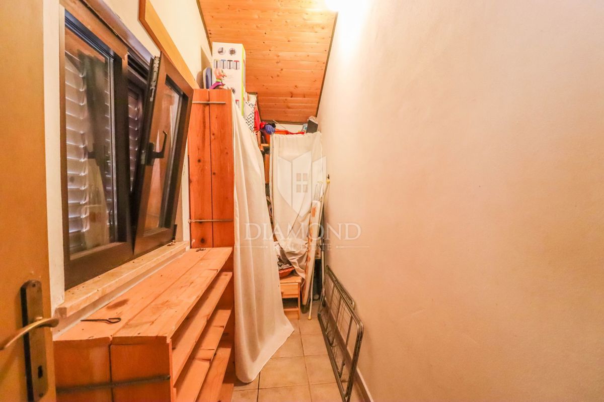 PRILOŽNOST! HIŠA, KOČA IN ZEMLJIŠČE V BLIŽINI ROVINJA!