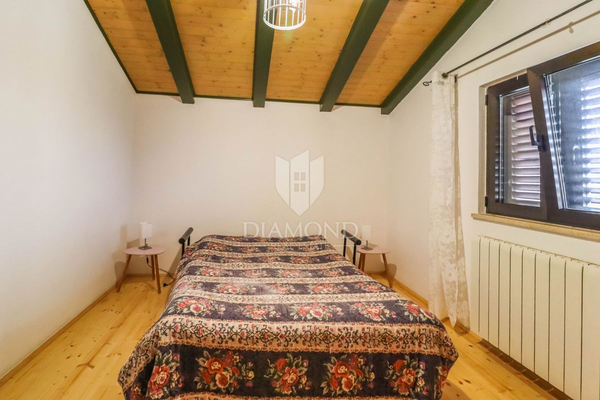 PRILOŽNOST! HIŠA, KOČA IN ZEMLJIŠČE V BLIŽINI ROVINJA!