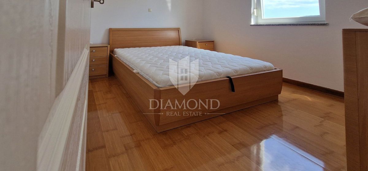 EKSKLUZIVNO! Novigrad, stanovanje 60m2 s čudovitim pogledom na morje!