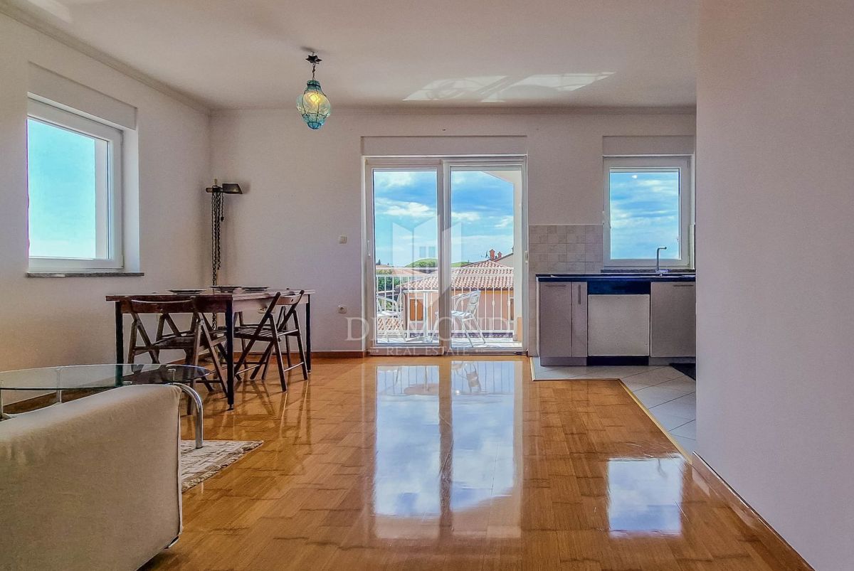 EKSKLUZIVNO! Novigrad, stanovanje 60m2 s čudovitim pogledom na morje!