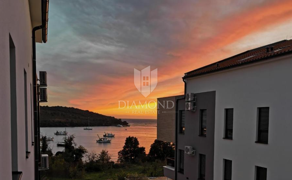 PRVA VRSTA DO MORJA - Prodaja luksuznega apartmaja v Banjolah