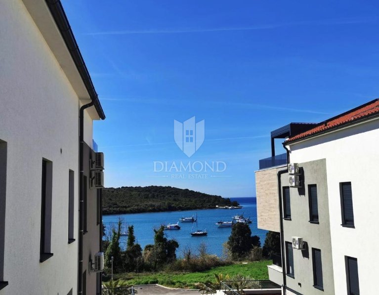 PRVA VRSTA DO MORJA - Prodaja luksuznega apartmaja v Banjolah