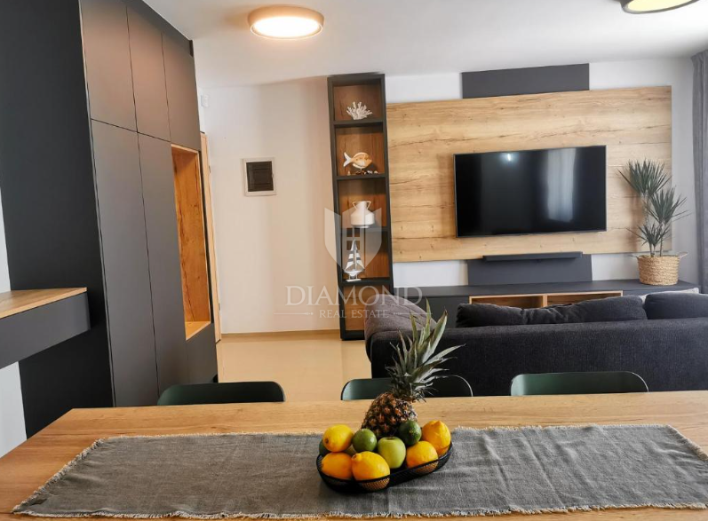 PRVA VRSTA DO MORJA - Prodaja luksuznega apartmaja v Banjolah