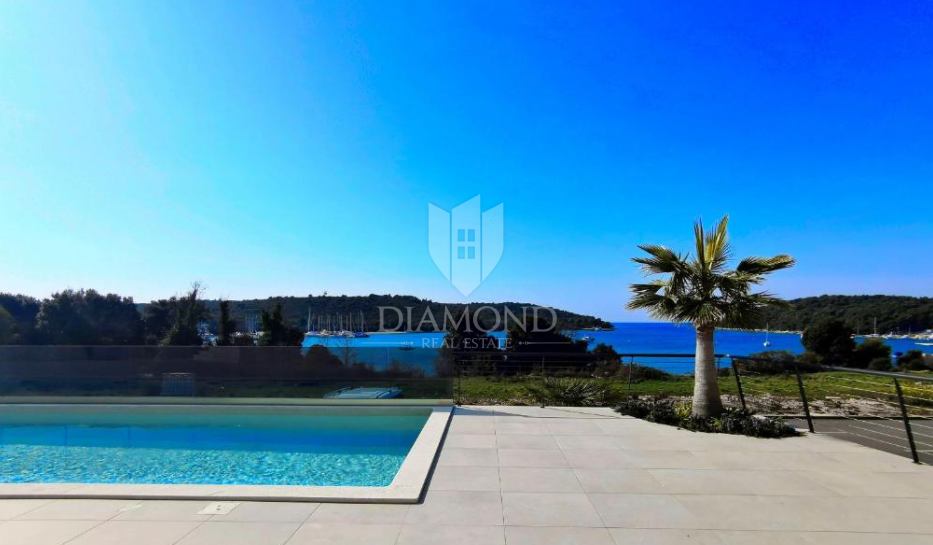 PRVA VRSTA DO MORJA - Prodaja luksuznega apartmaja v Banjolah