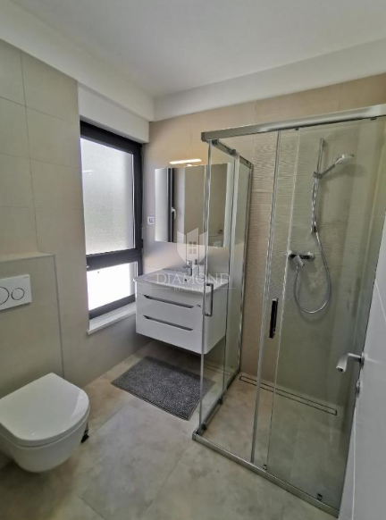 PRVA VRSTA DO MORJA - Prodaja luksuznega apartmaja v Banjolah