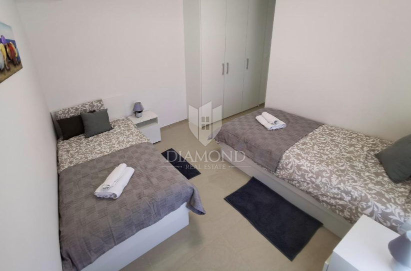 PRVA VRSTA DO MORJA - Prodaja luksuznega apartmaja v Banjolah