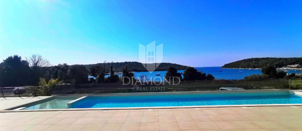 PRVA VRSTA DO MORJA - Prodaja luksuznega apartmaja v Banjolah