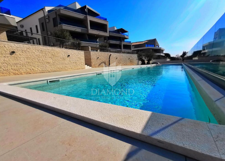 PRVA VRSTA DO MORJA - Prodaja luksuznega apartmaja v Banjolah