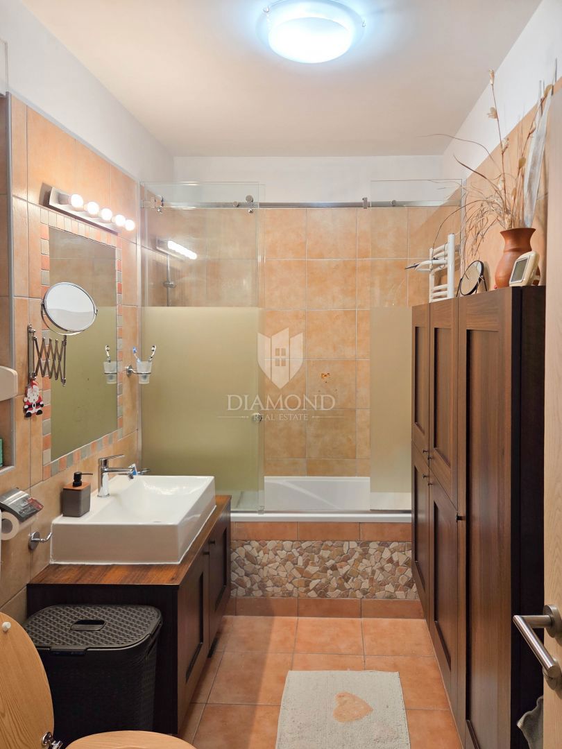 Zagreb, Špansko! Petsobno stanovanje z dvoriščem!