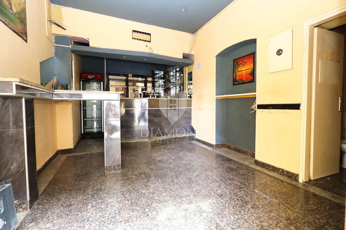 Pula – Stoja | Dva poslovna prostora v bližini morja z možnostjo preureditve v apartmaja!