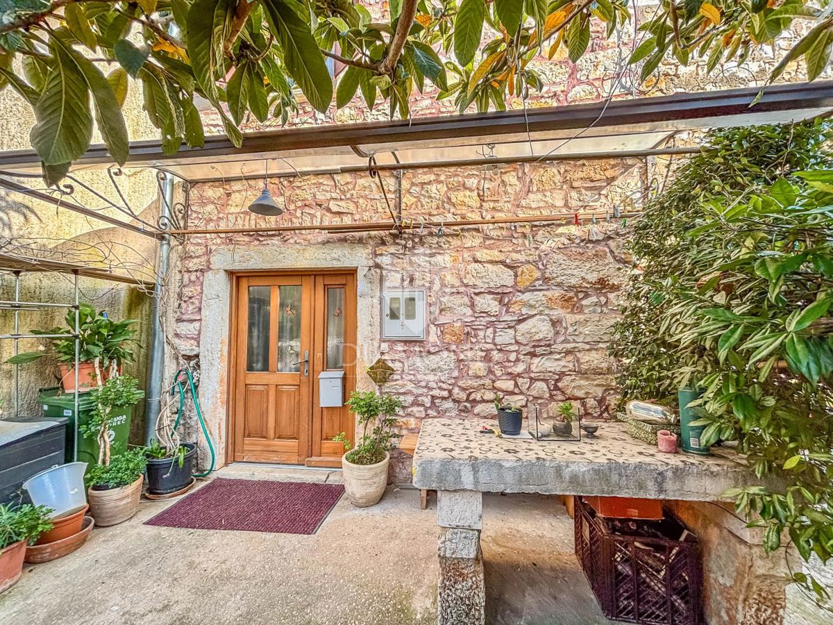 Istra, Poreč, okolica, takoj vseljiva vrstna hiša!