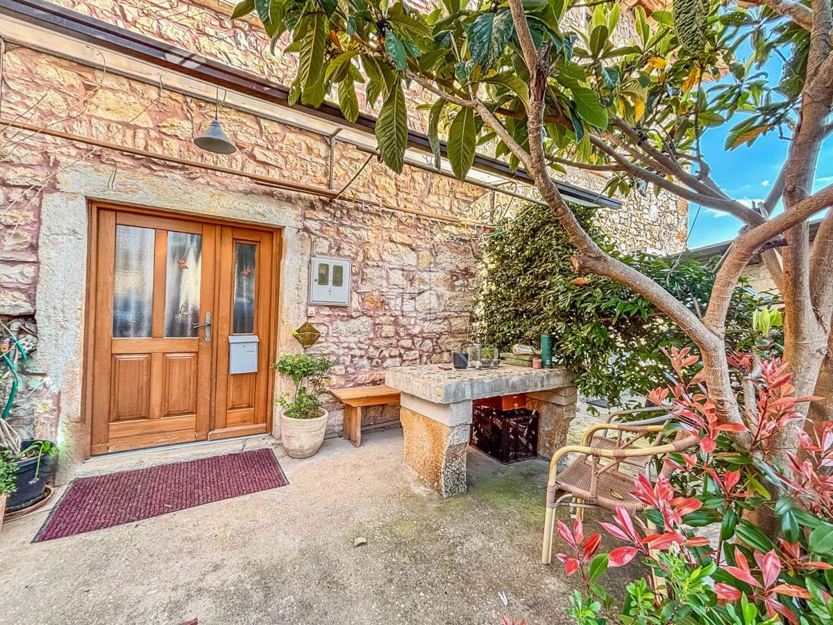 Istra, Poreč, okolica, takoj vseljiva vrstna hiša!