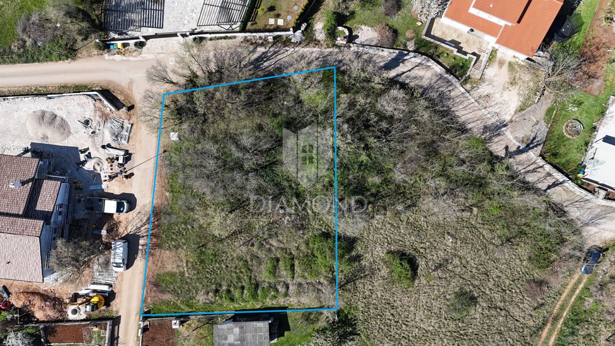 Okolica Labina, zazidljivo zemljišče na top lokaciji