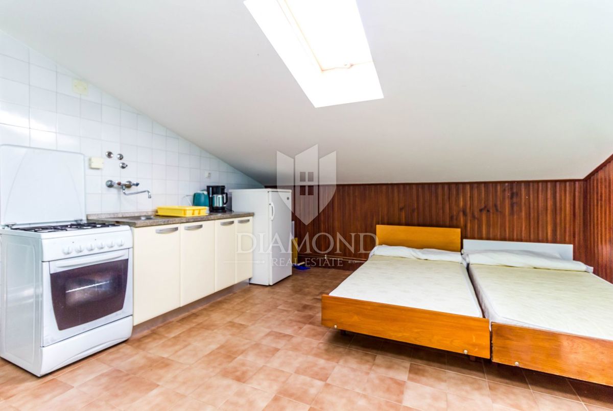 Apartmajska hiša s 4 apartmaji v bližini Poreča