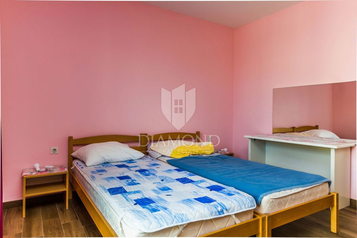 Apartmajska hiša s 4 apartmaji v bližini Poreča