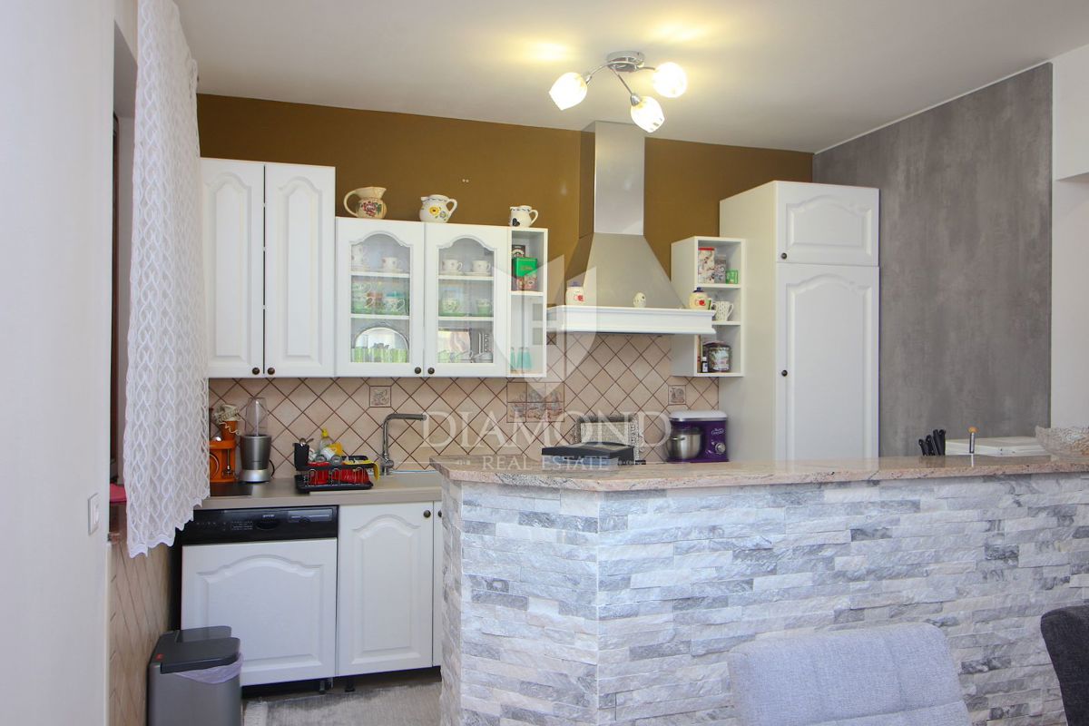 Labin, družinska hiša s štirimi apartmaji