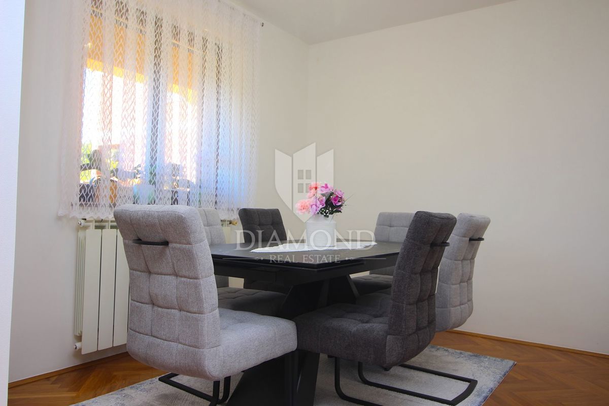 Labin, družinska hiša s štirimi apartmaji