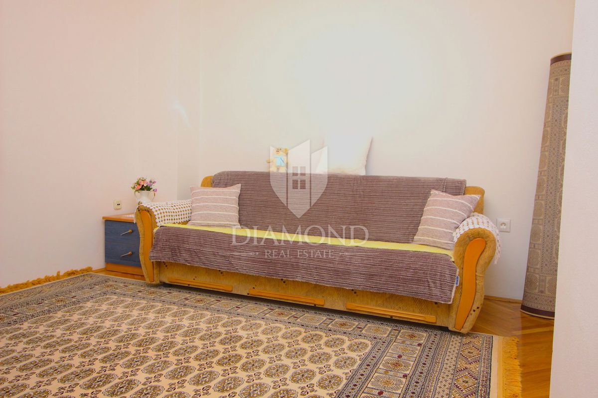 Labin, družinska hiša s štirimi apartmaji