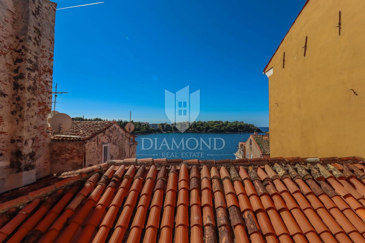 Rovinj, center, prostorna hiša druga vrsta do morja