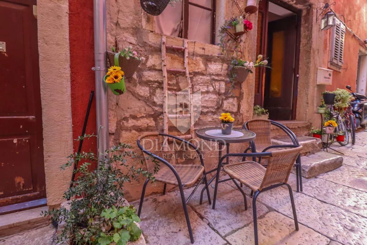 Rovinj, center, prostorna hiša druga vrsta do morja
