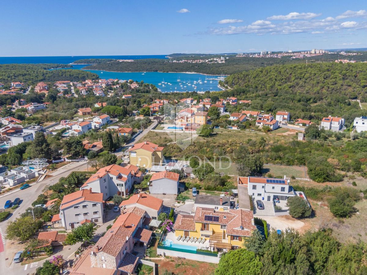 Medulin, okolica, odlična hiša z bazenom nedaleč od plaže