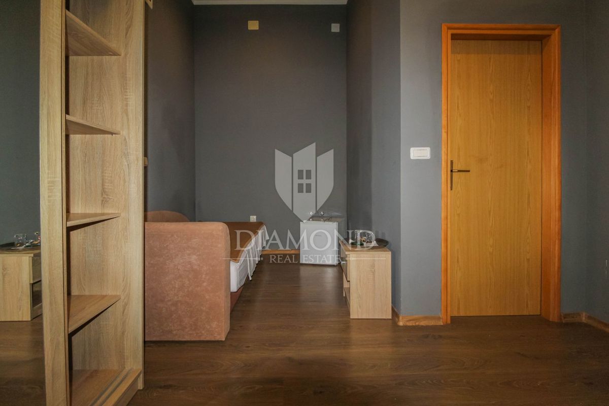 Okolica Umaga, poslovni objekt in stanovanjska hiša idealna za investicijo