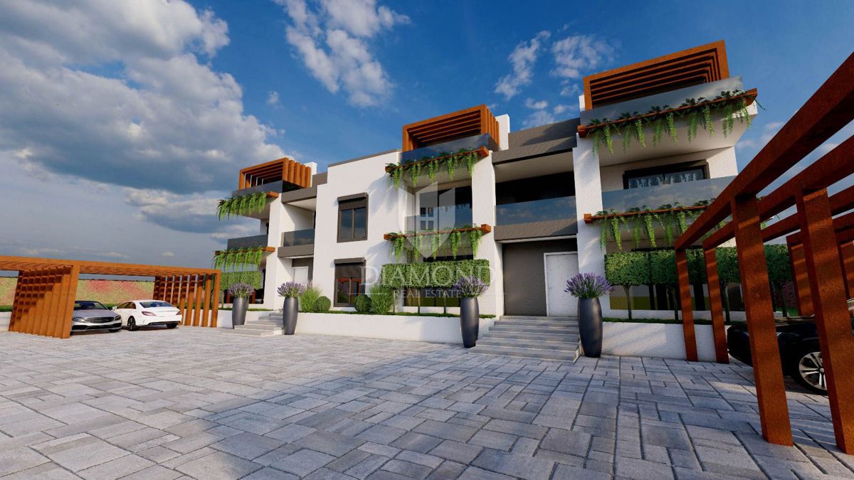 Funtana, dvoetažni apartma 600m od morja!