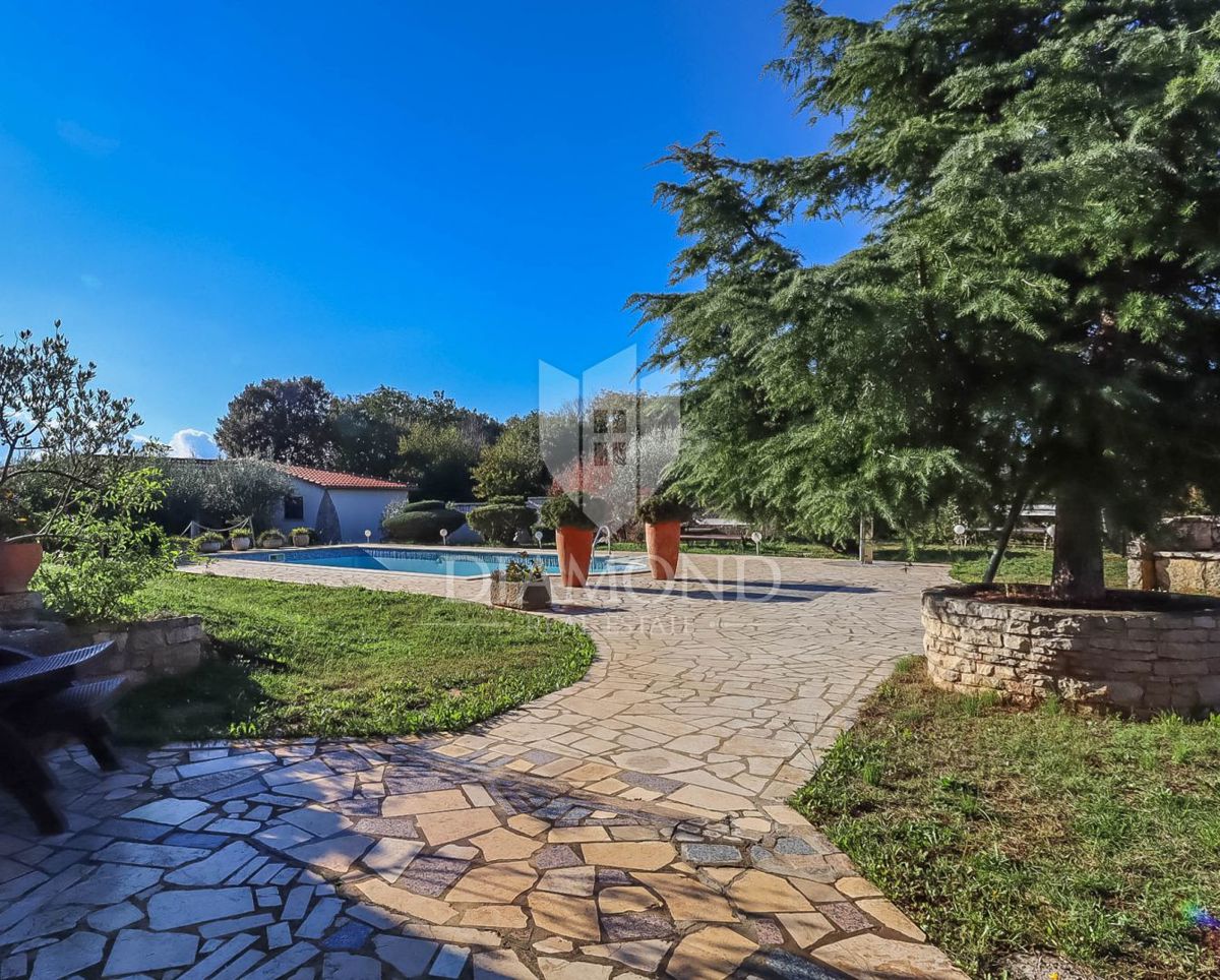 Hiša Veli vrh, Pula, 340m2
