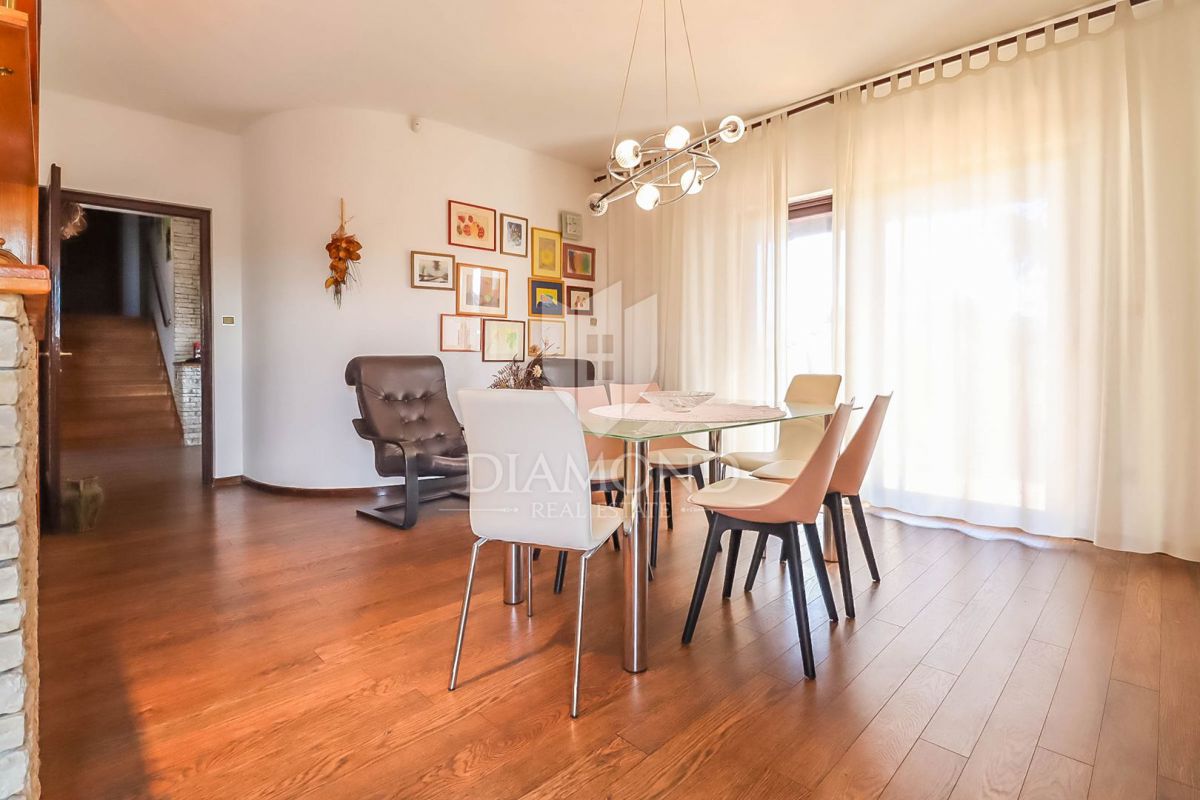 Hiša Veli vrh, Pula, 340m2