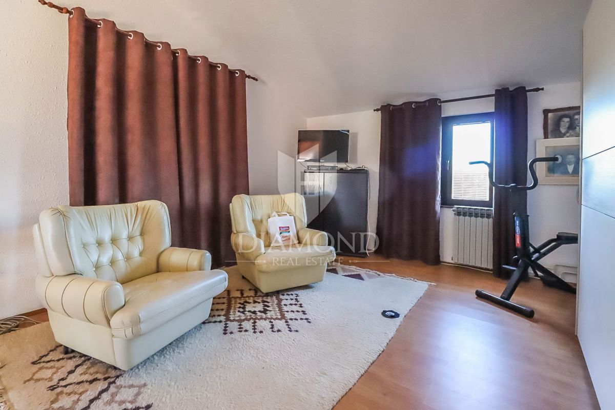 Hiša Veli vrh, Pula, 340m2