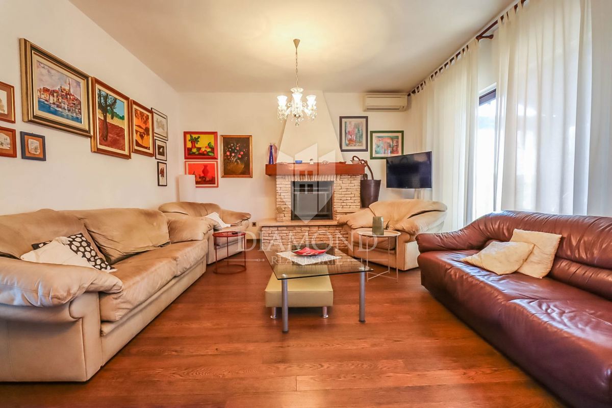 Hiša Veli vrh, Pula, 340m2