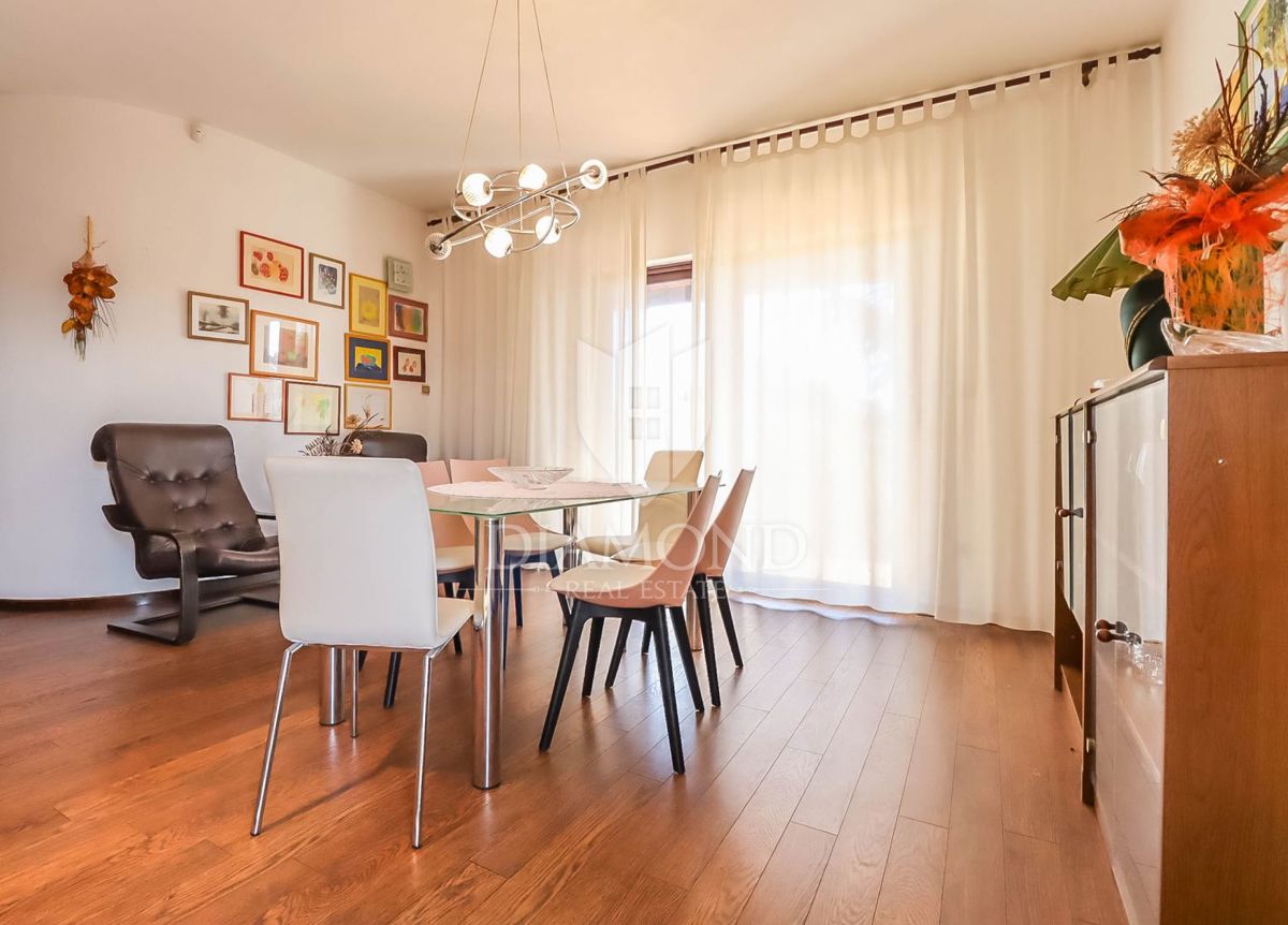 Hiša Veli vrh, Pula, 340m2