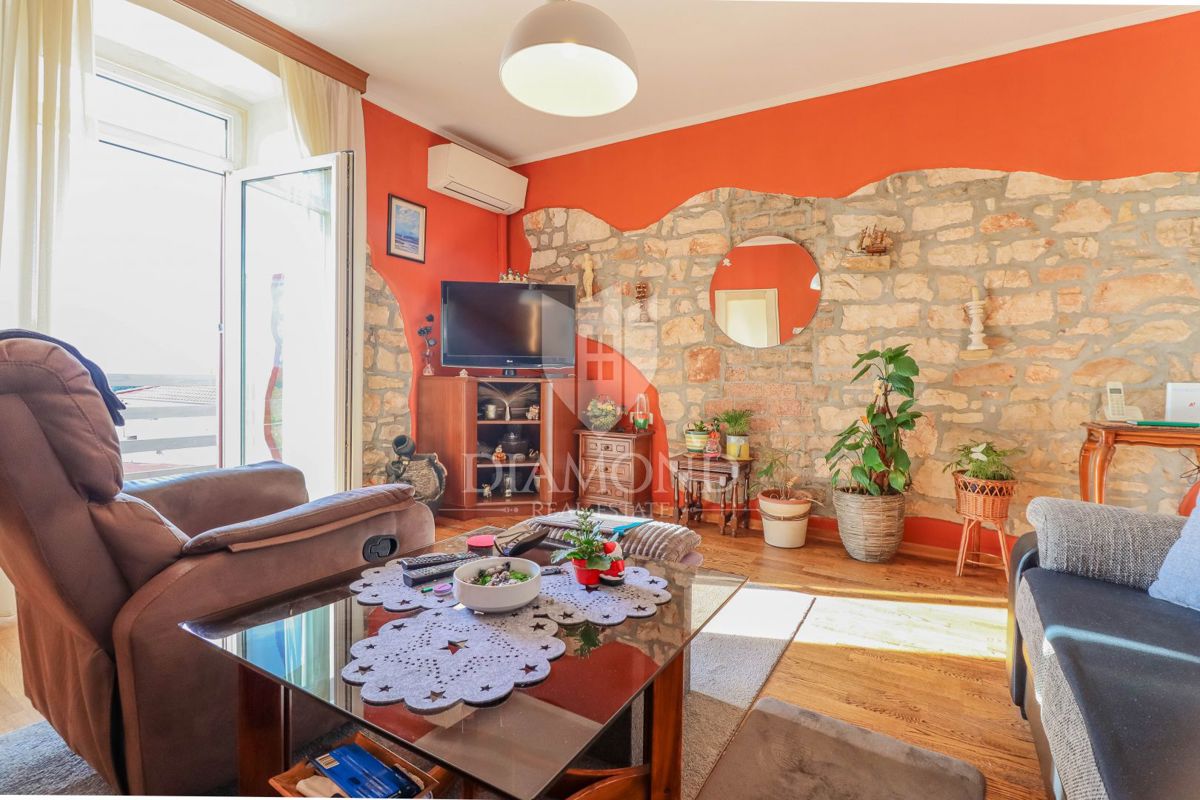 Umag, apartmajska hiša 1. red do morja!