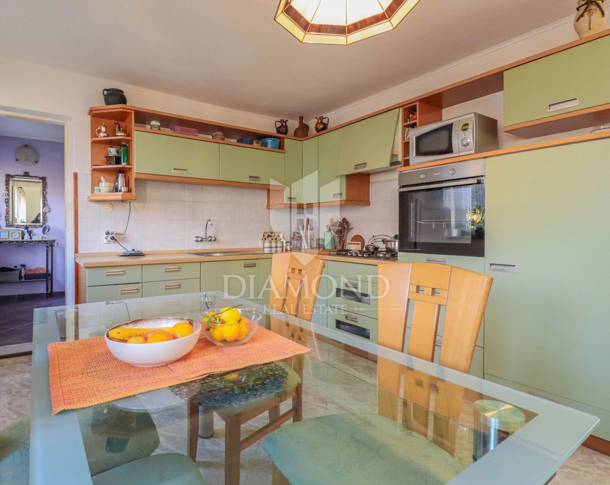 Umag, apartmajska hiša 1. red do morja!