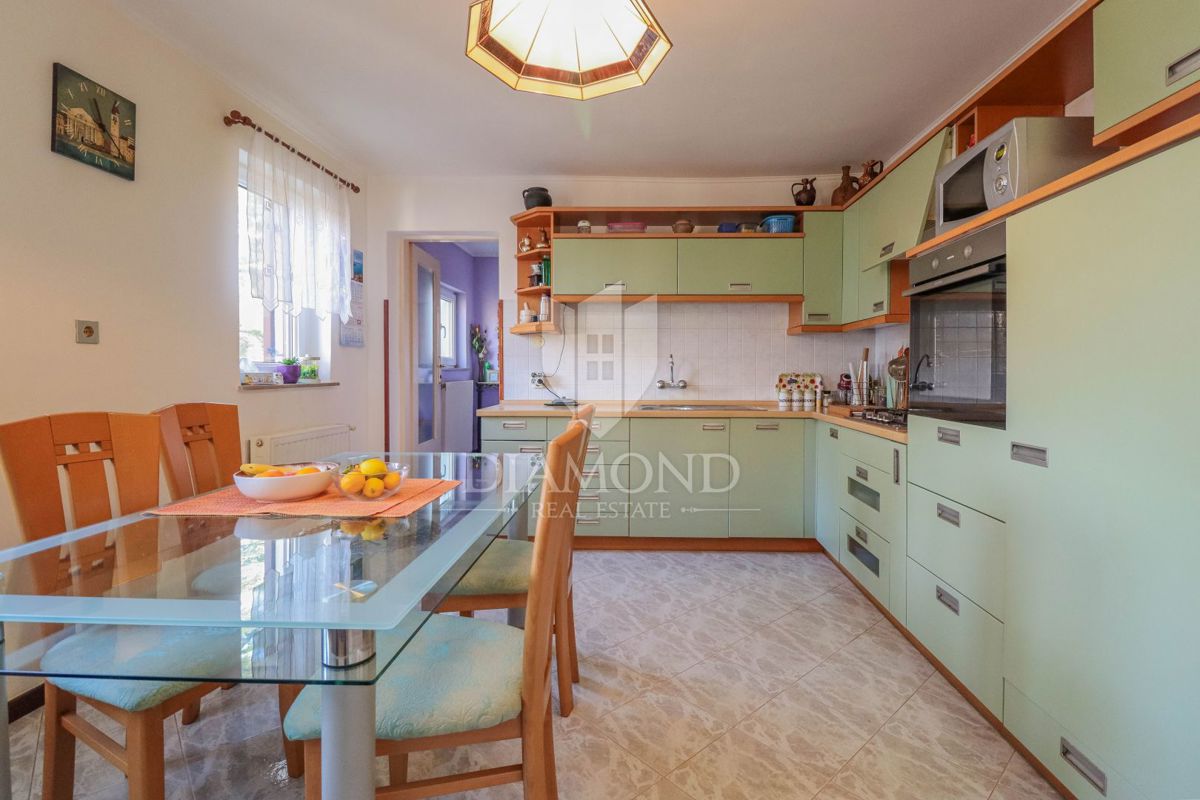 Umag, apartmajska hiša 1. red do morja!