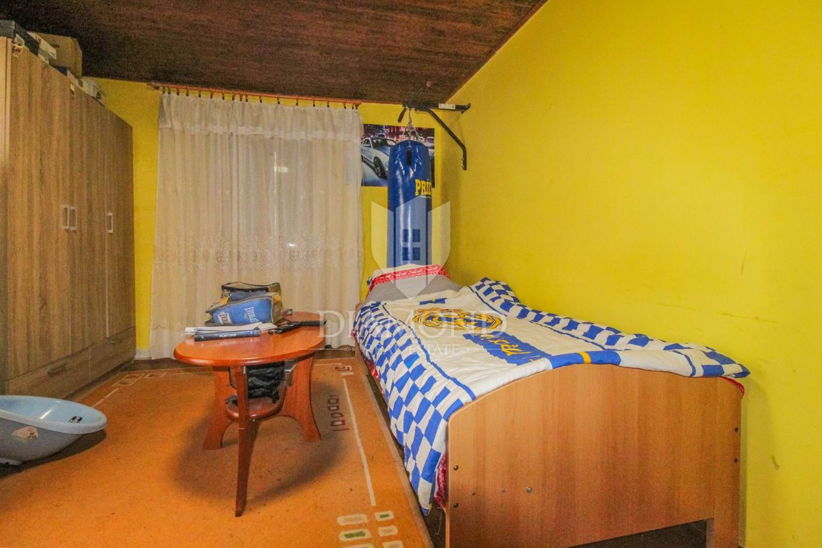Buje, vrstna hiša v centru mesta