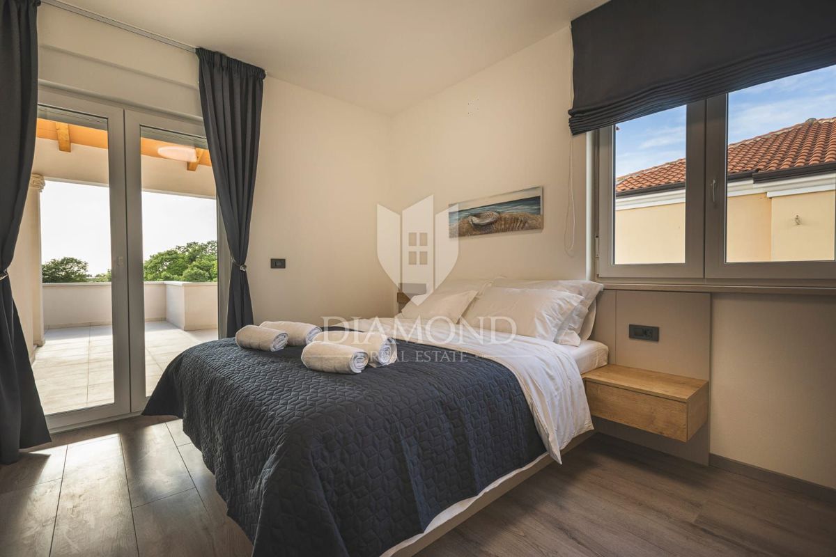 Umag, okolica! Moderna vila s pogledom na morje!