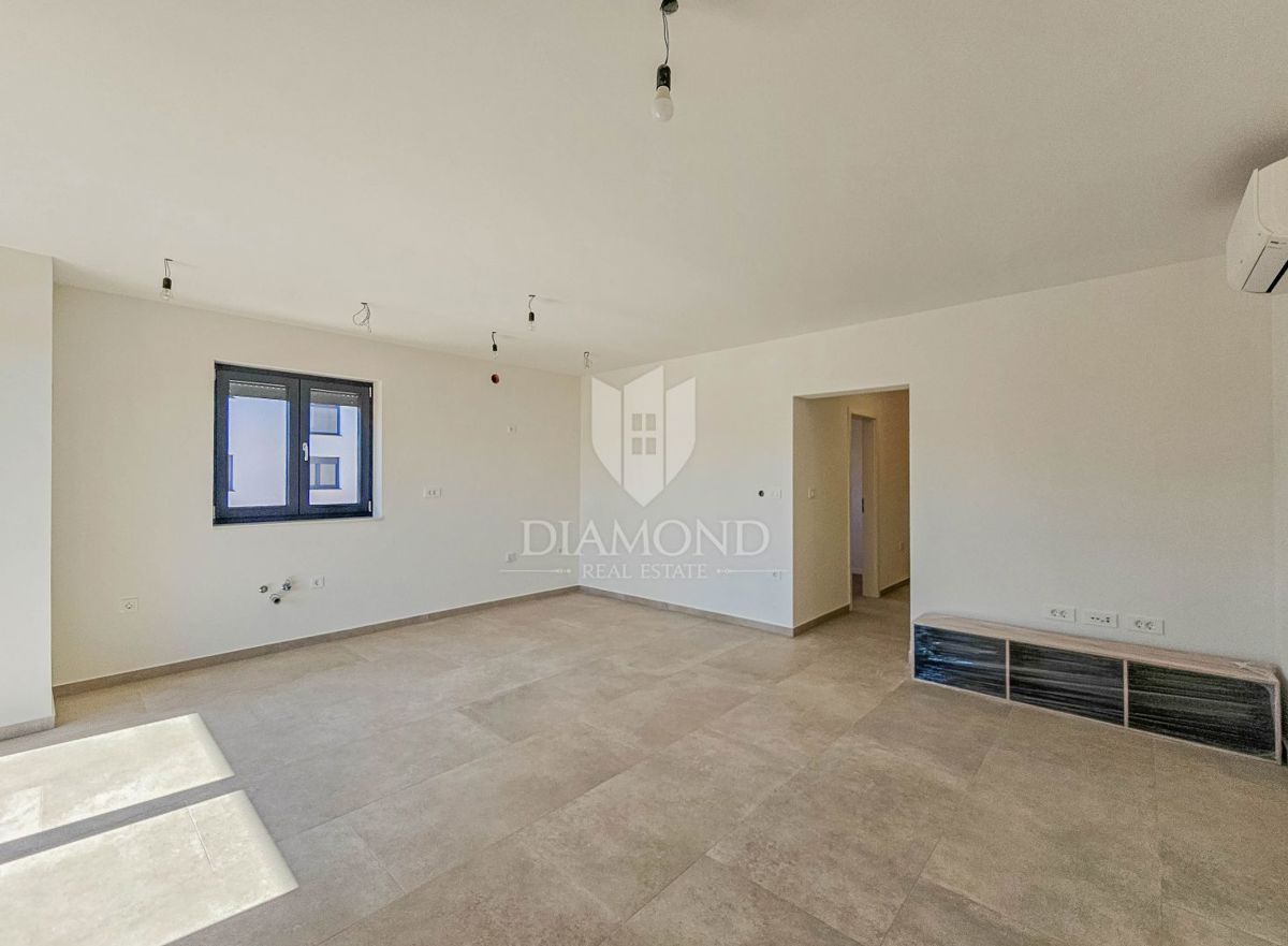 Umag, okolica! Čudovito stanovanje v novi stavbi!