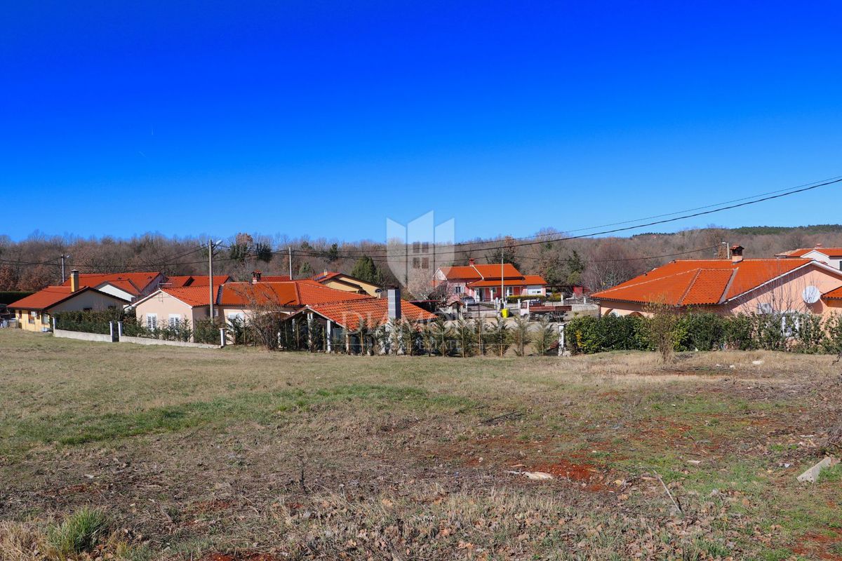 Labin, gradbeno zemljišče s projektom in gradbenim dovoljenjem